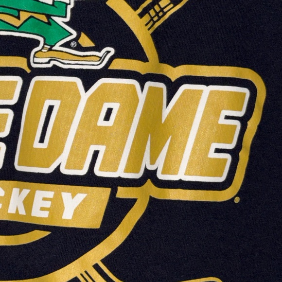 Champion NCAA Notre Dame Hockey Graphic T Shirt Men’s Size Large Used Pre Owned - Picture 6 of 16